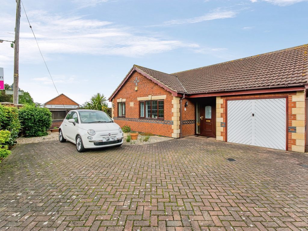 3 bed detached bungalow for sale in Anwick Drive, Anwick, Sleaford NG34