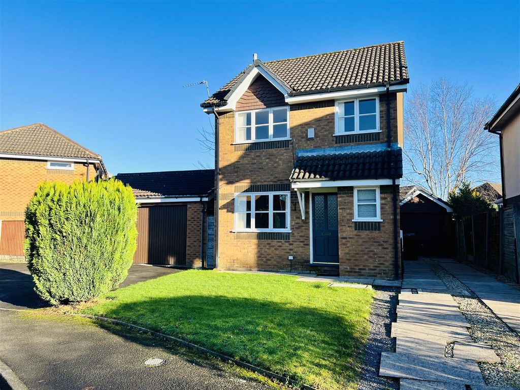 3 bed detached house for sale in Pennymoor Drive, Broadheath
