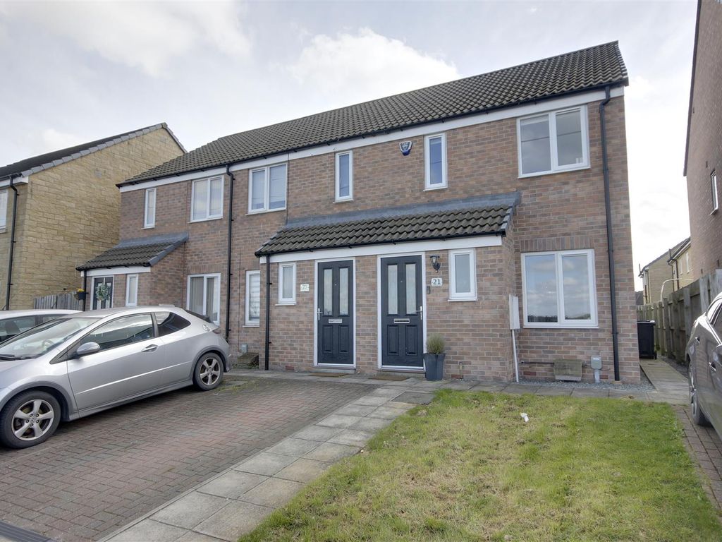 2 bed terraced house for sale in Hampstead Gardens, Kingswood, Hull HU7
