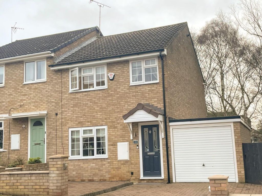 3 bed semidetached house for sale in Inglewood Close, Darlington DL1
