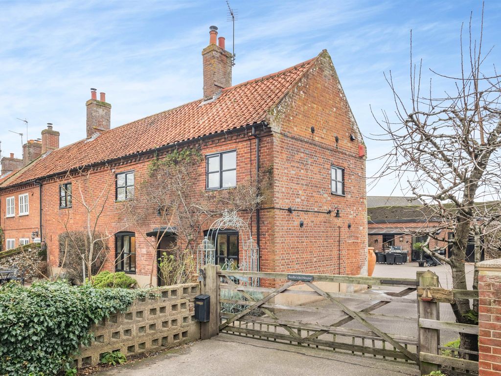 4 bed semi-detached house for sale in Redbricks Drive, Mileham, King's ...
