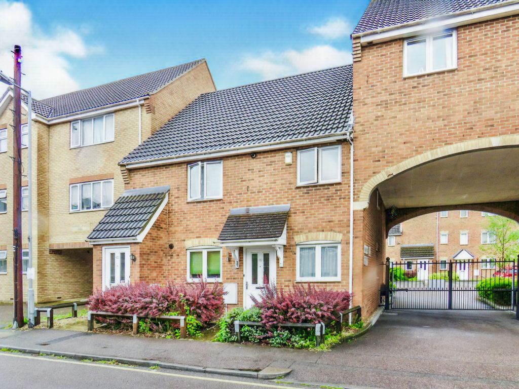 2 bed for sale in Sarum Road, Leagrave, Luton LU3 Zoopla