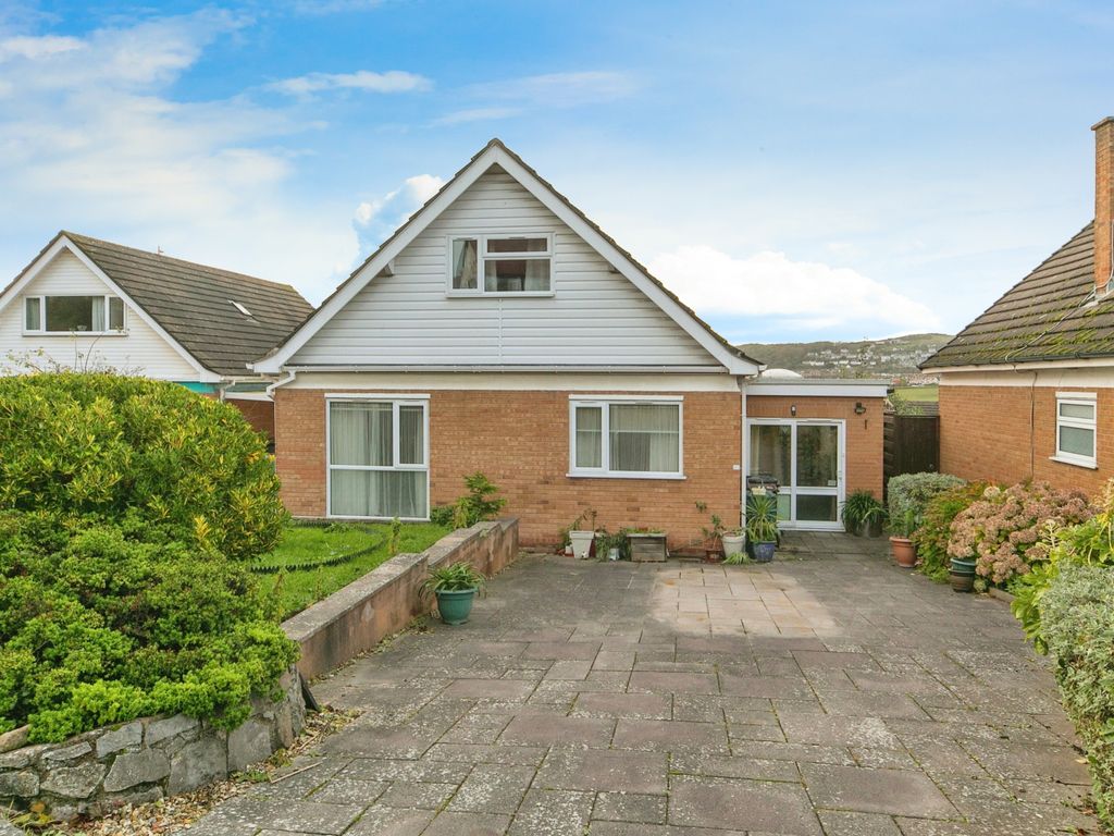 4 bed bungalow for sale in Dinerth Crescent, Rhos On Sea, Colwyn Bay