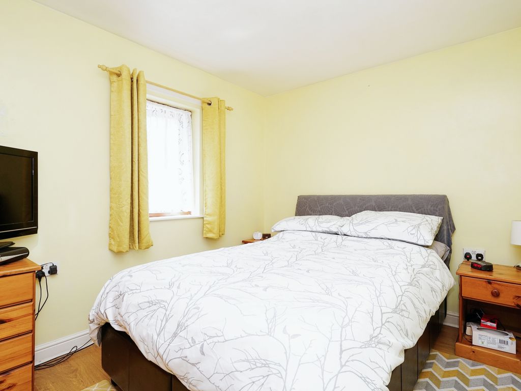 3 bed semidetached house for sale in Stonecliffe Drive, Leeds LS12