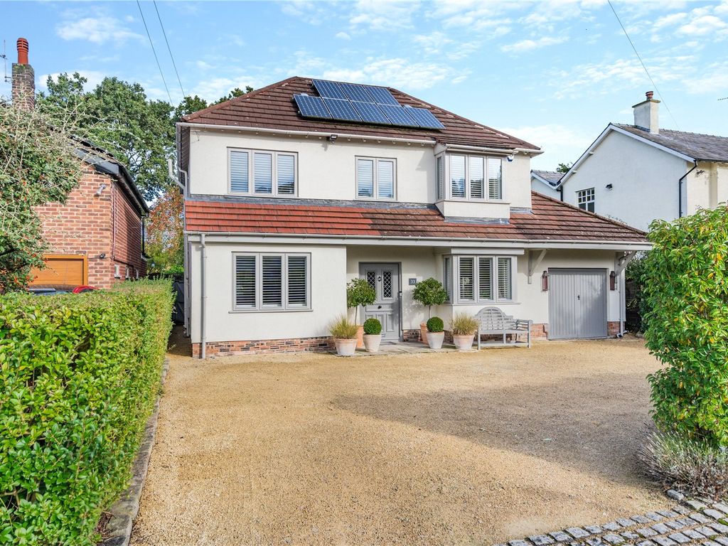3 bed detached house for sale in Moss Road, Alderley Edge SK9, £