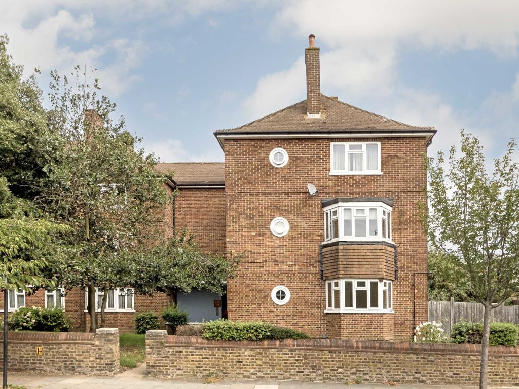 2 bed flat for sale in Creswick Road, London W3, £399,950 Zoopla