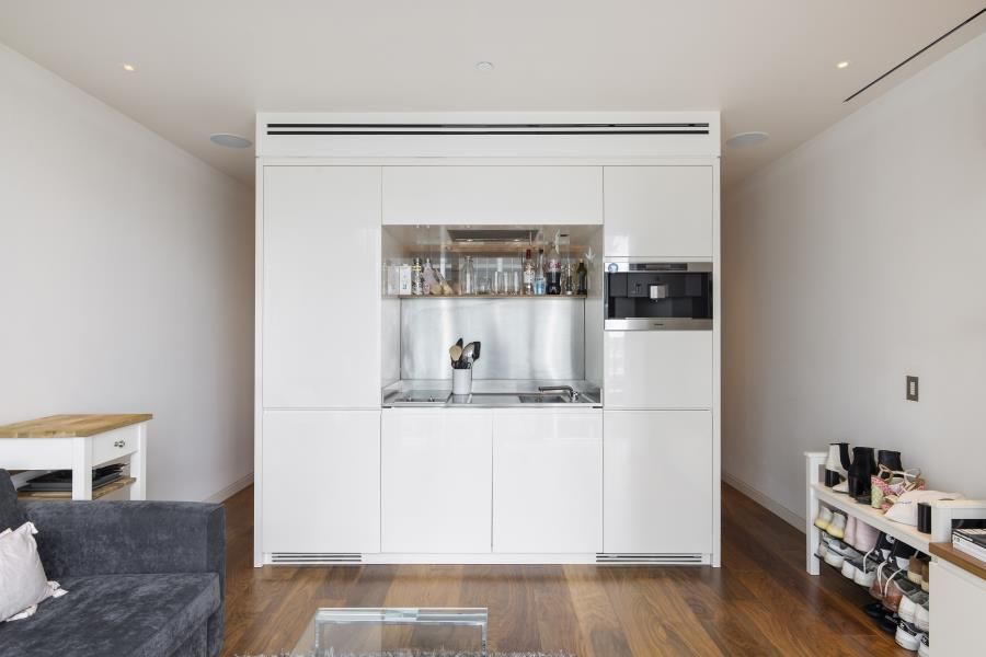 The Heron, London EC2Y  