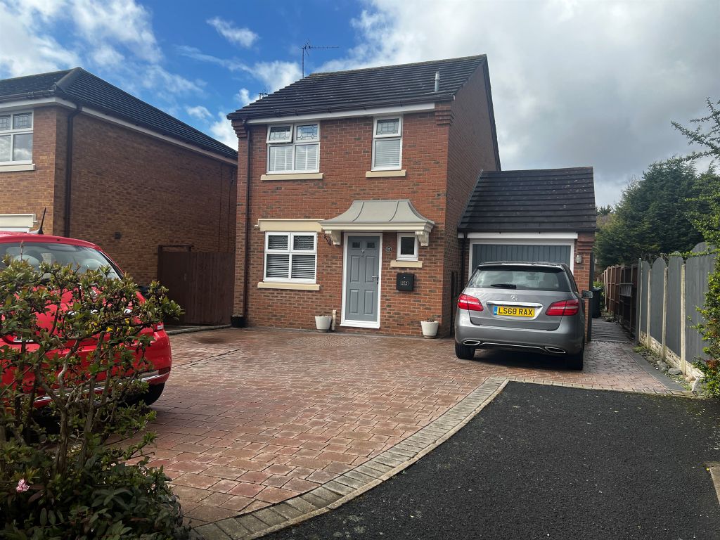 3 bed detached house for sale in Brinklow Croft, Shard End, Birmingham