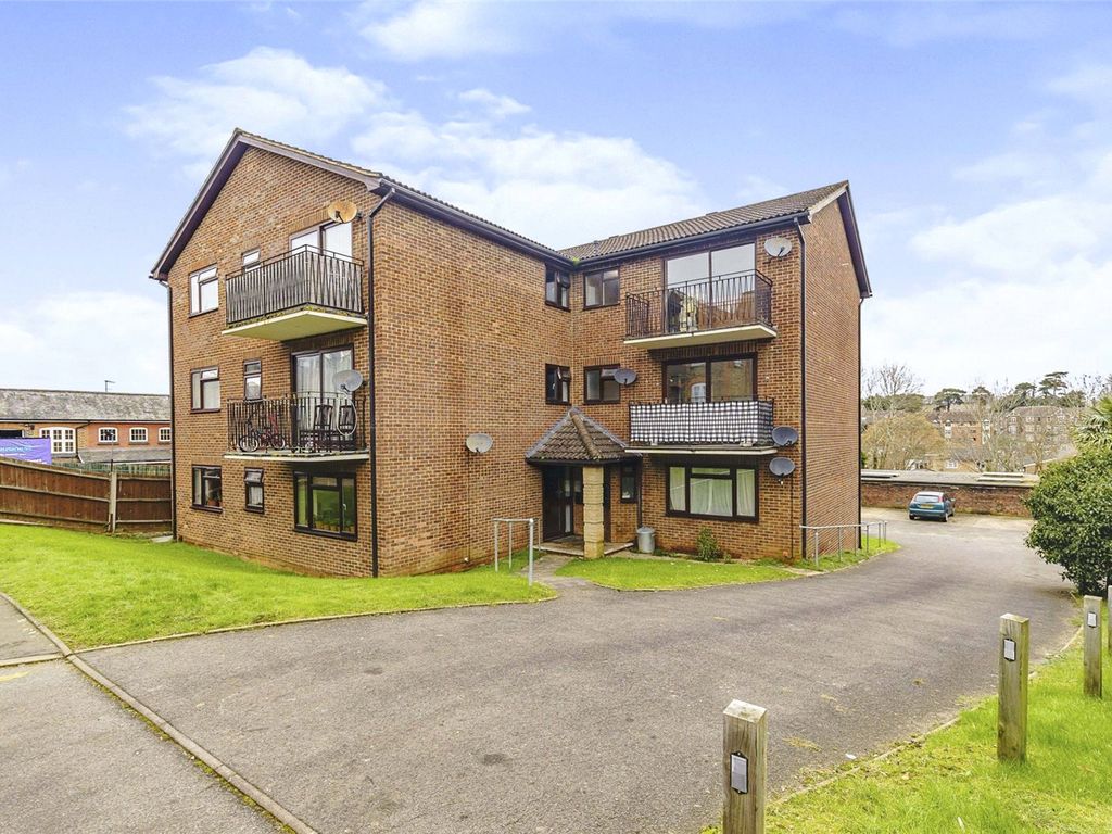 Morris Court, Oakdene Road, Redhill, Surrey RH1  