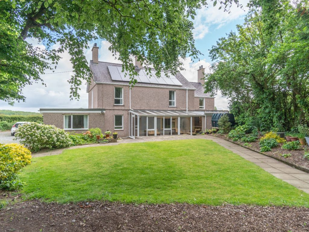 6 bed detached house for sale in Llys Newydd, Dwyran