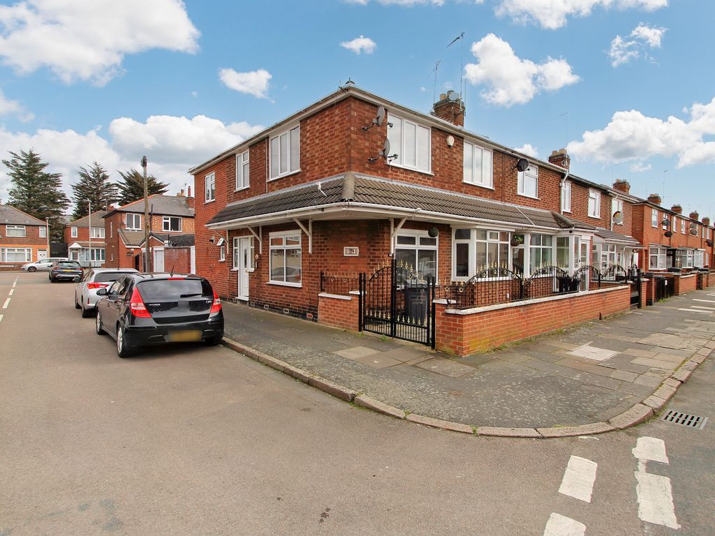 4 bed semidetached house for sale in Frisby Road, Humberstone