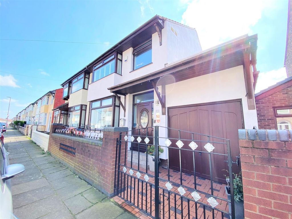 3 bed semidetached house for sale in Guernsey Road, Stoneycroft