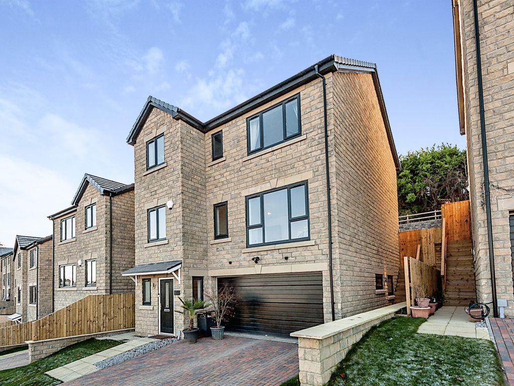 Rosemeade Court, Almondbury, Huddersfield HD5