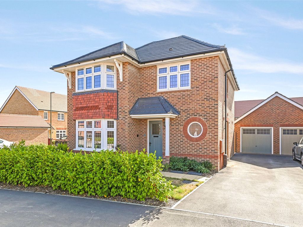 3 bed detached house for sale in Chervil Drive, Chichester, West Sussex