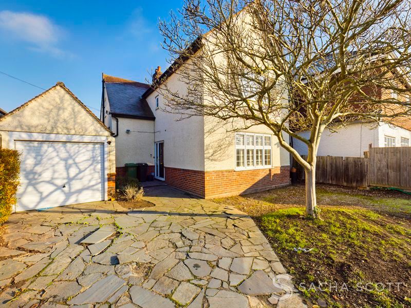 3 bed detached house for sale in Windmill Lane, Epsom KT17 Zoopla