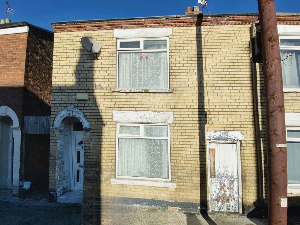 2 bed end terrace house for sale in Middleburg Street, Hull, East