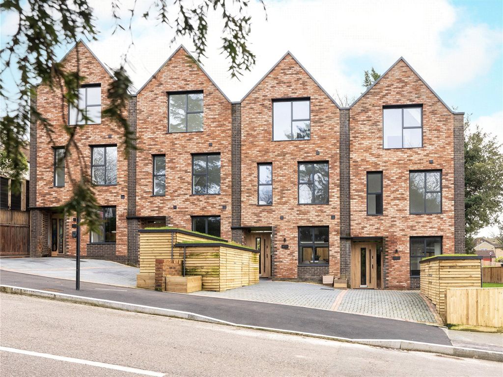 New home, 4 bed terraced house for sale in Cearn Way, Coulsdon CR5, £