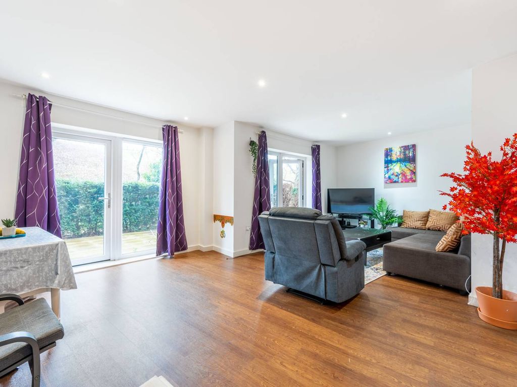 2 bed flat for sale in Howard Road, Stanmore HA7 Zoopla
