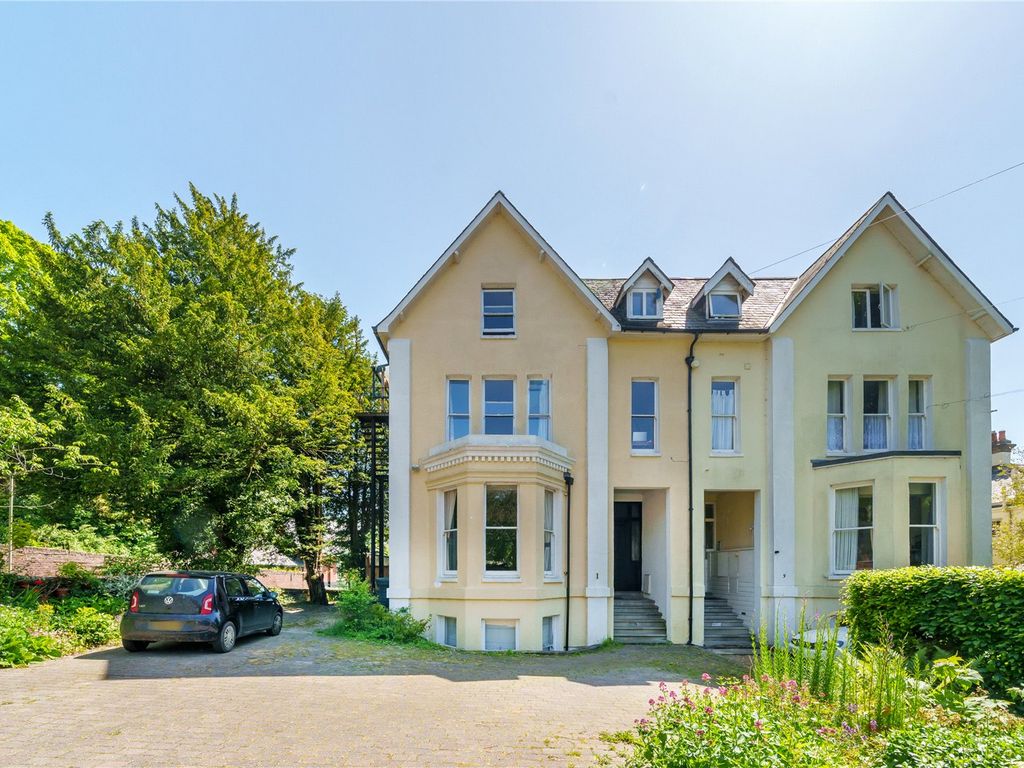 7 bed semidetached house for sale in Christchurch Road, Winchester