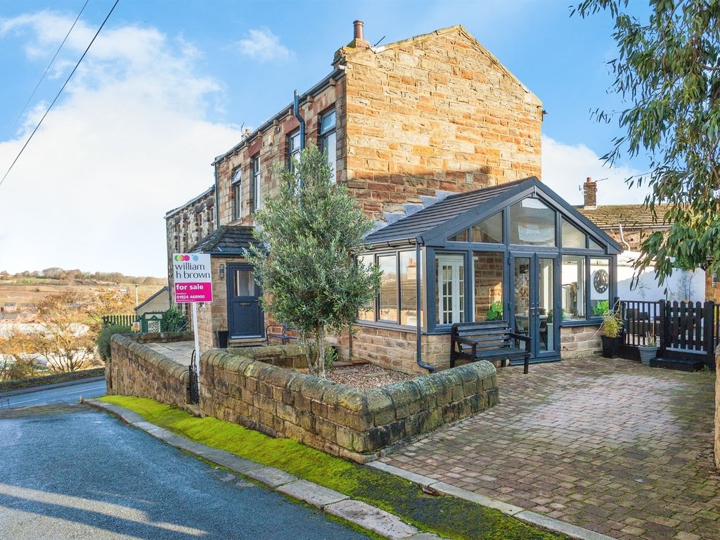 3 bed semidetached house for sale in Newgate Street, Hanging Heaton