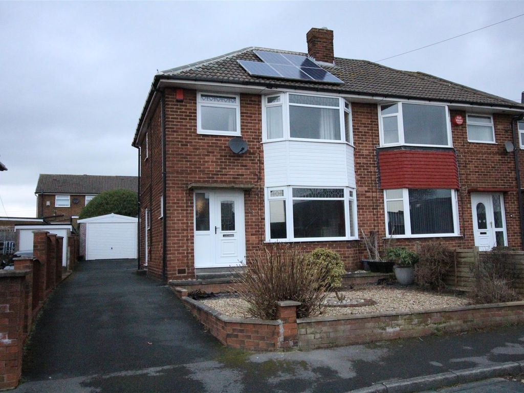 Property for sale in Douglas Avenue, Soothill, Batley WF17, £245,000