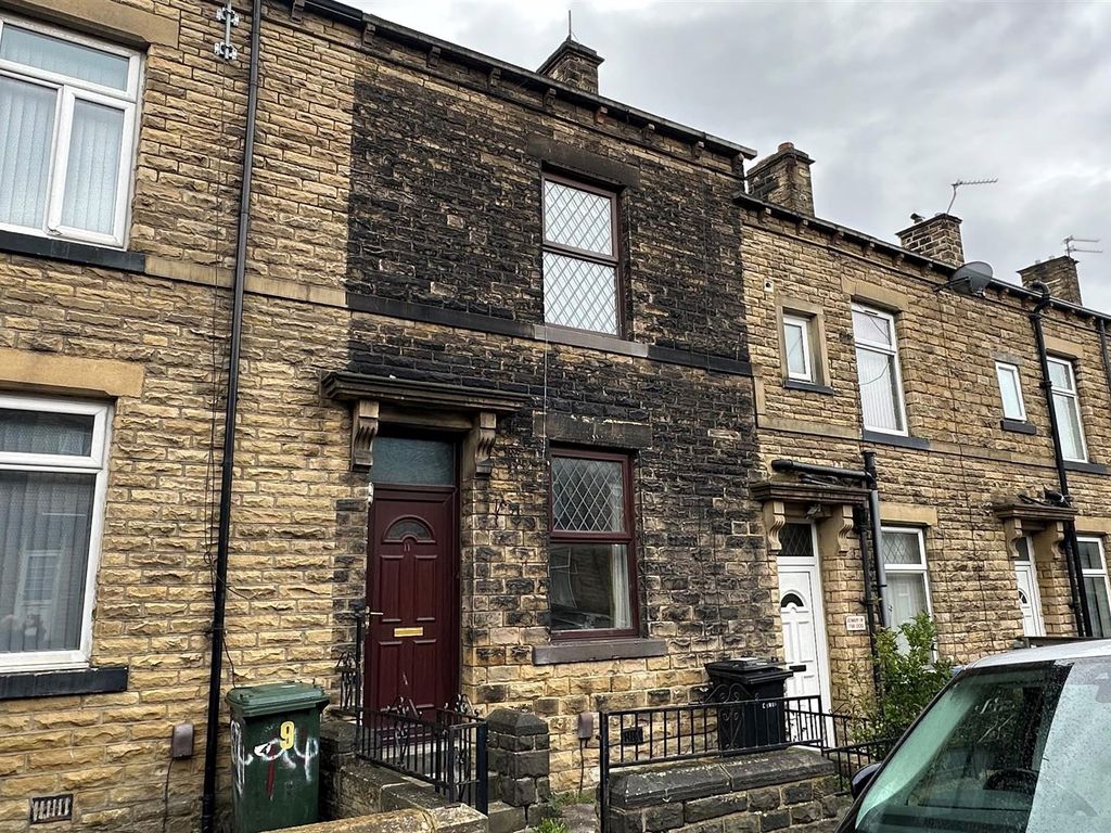2 bed terraced house for sale in Fagley Place, Bradford BD2, £60,000