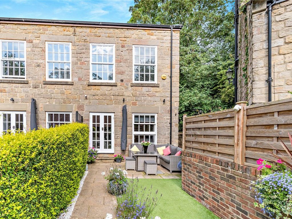 4 bed end terrace house for sale in Castle Mills, Waterside