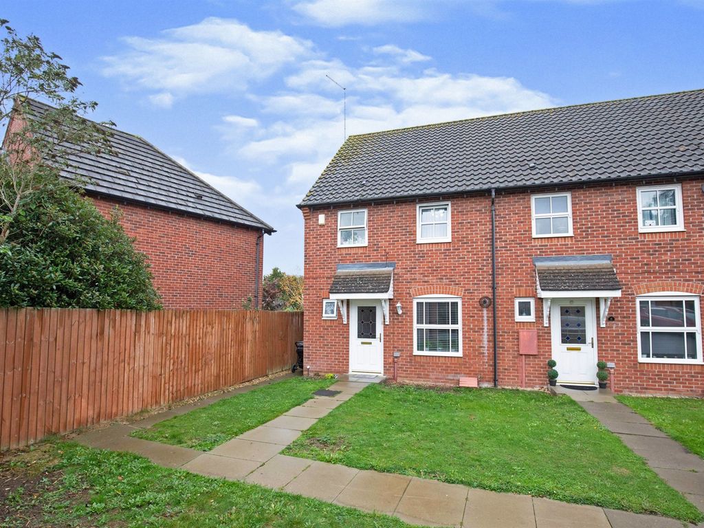 3 bed end terrace house for sale in Keepers Close, Grange Park