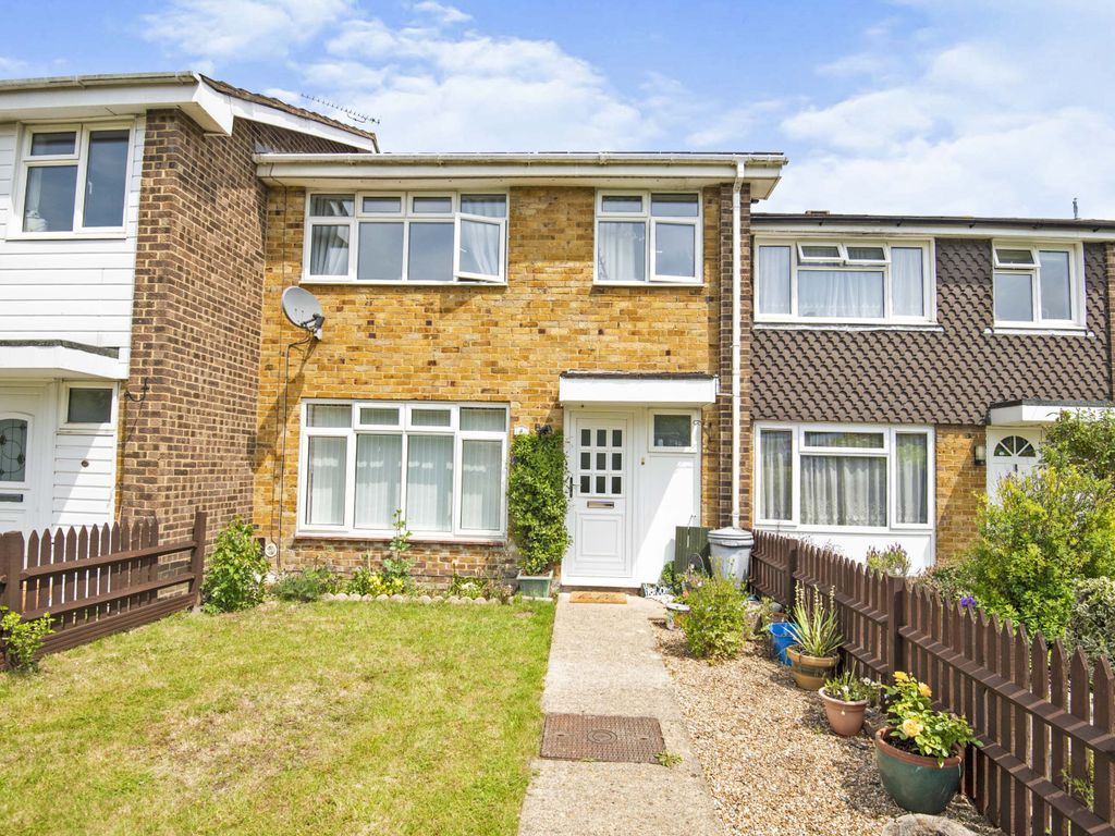 3 bed terraced house for sale in Thistle Walk, Sittingbourne ME10 Zoopla