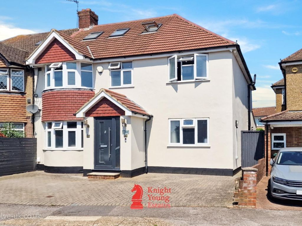 5 bed semidetached house for sale in Stanhope Heath, Stanwell, Staines