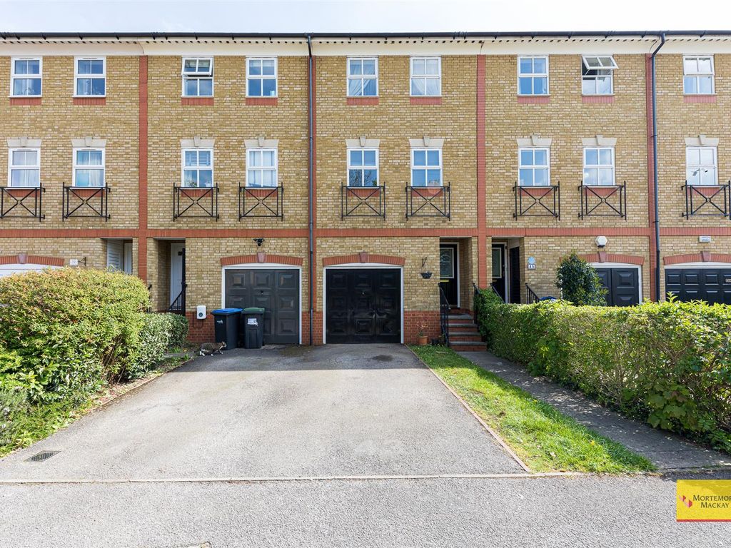 4 bed town house for sale in Macleod Road, London N21 Zoopla