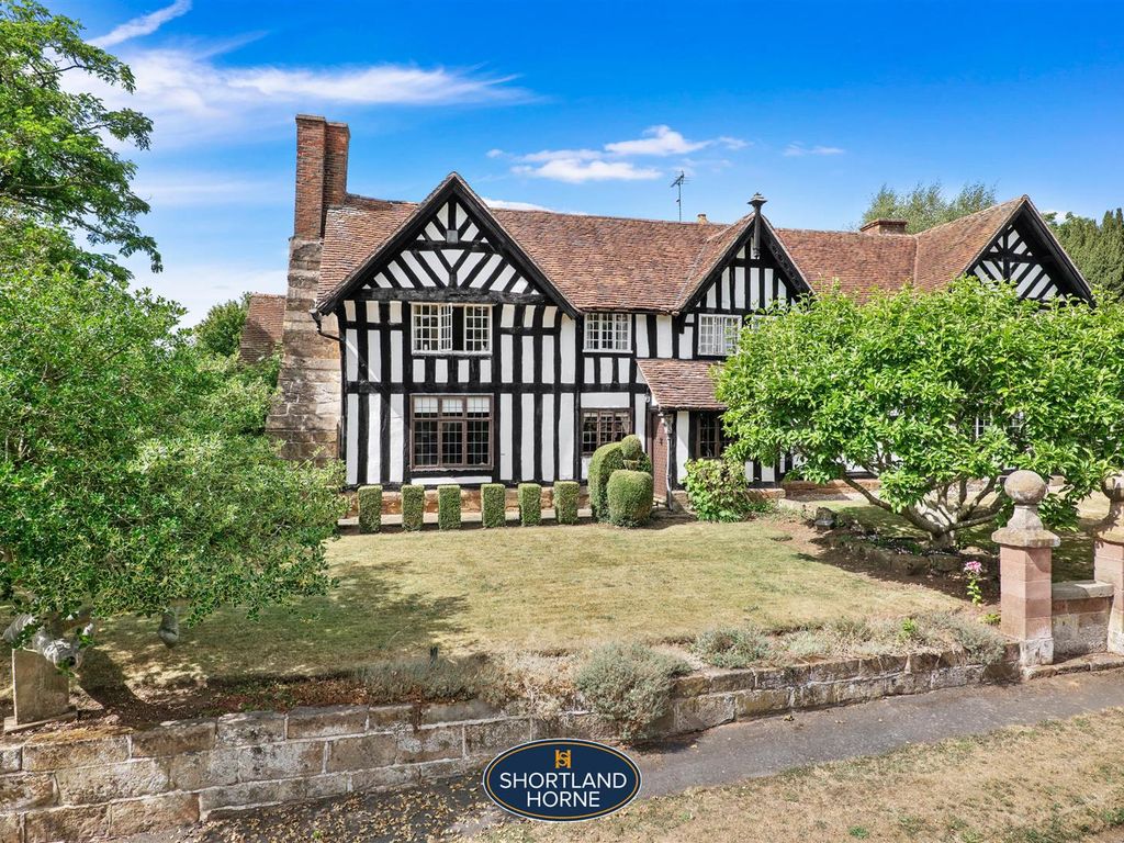 5 bed semidetached house for sale in Vicarage Road, Stoneleigh