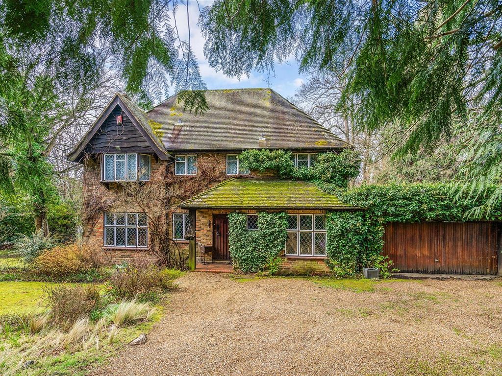 4 bed detached house for sale in Dukes Covert, Bagshot GU19, £950,000 Zoopla