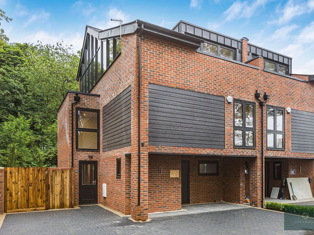 New home, 5 bed semidetached house for sale in Hoddesdon Road