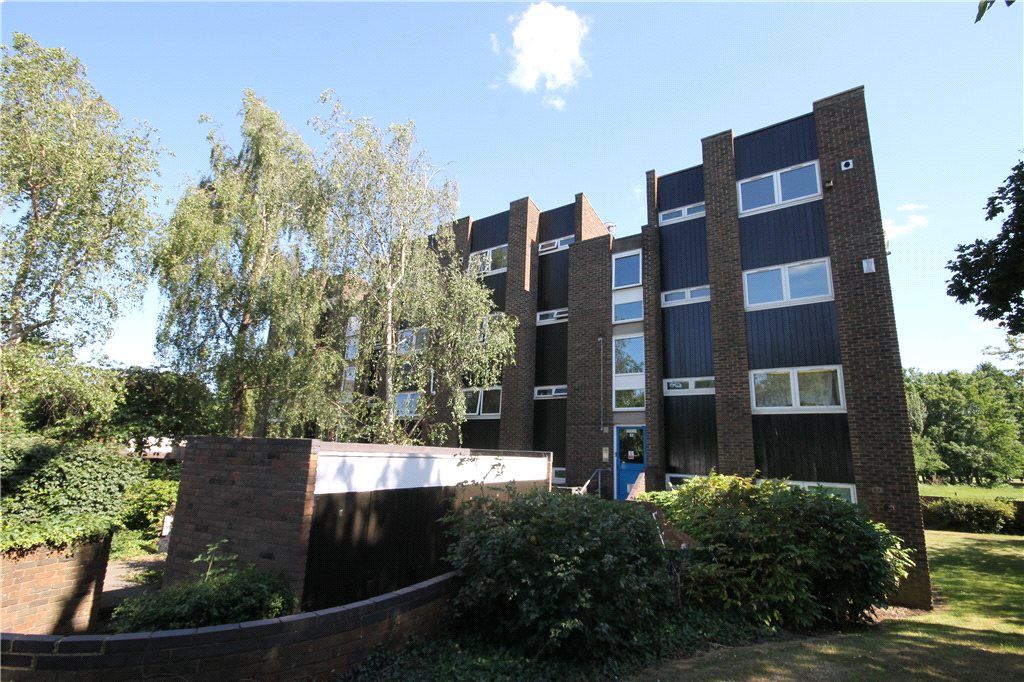 1 bed flat to rent in Milton Court, Wellesley Road, Twickenham TW2 Zoopla