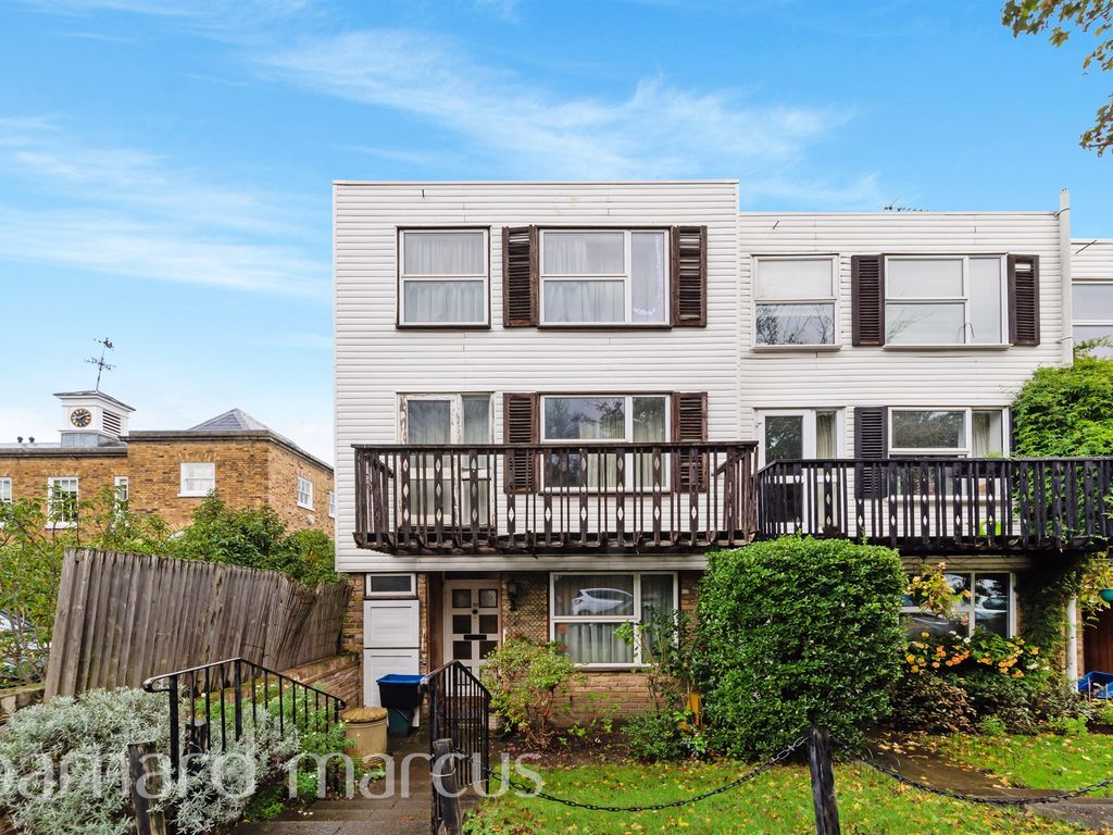 Shrewsbury Avenue, London SW14  