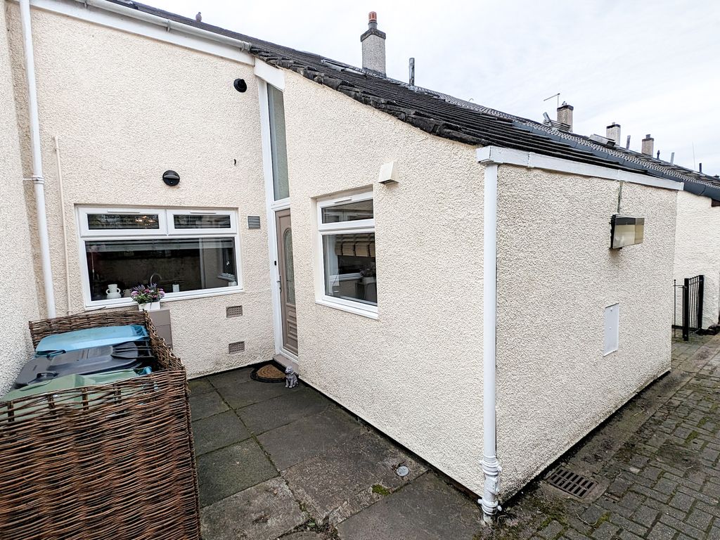 3 bed terraced house for sale in Glencairn Road, Glasgow G67, £127,500