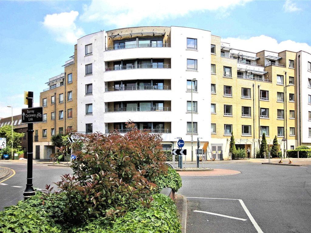 Stanley Road, Woking, Surrey GU21