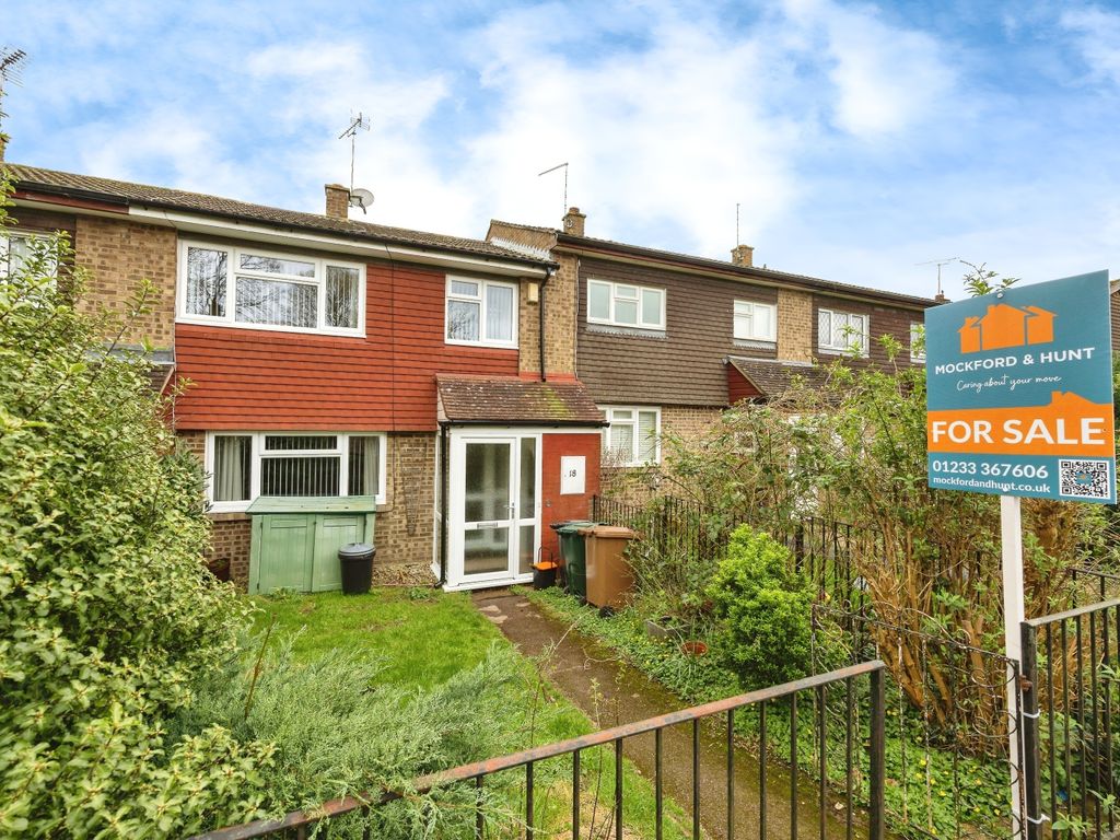 3 bed terraced house for sale in Towers View, Kennington, Ashford, Kent