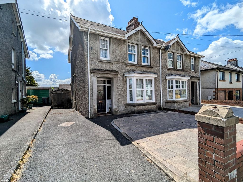 3 bed semidetached house for sale in Lime Grove Avenue, Carmarthen
