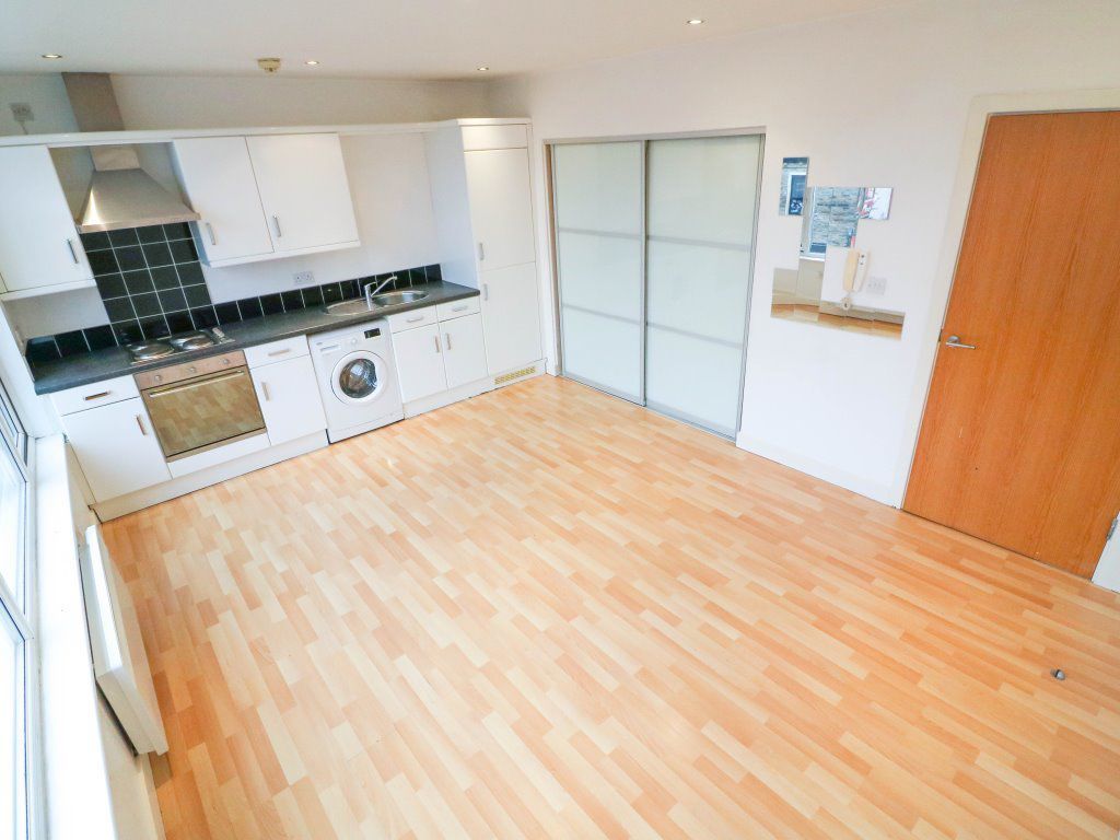 1 bed flat to rent in Rawson Quarters, Bradford City Centre BD1, £525