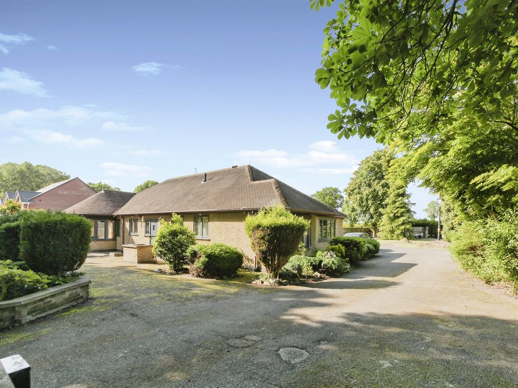 4 bed detached bungalow for sale in Newbold Road, Barlestone, Nuneaton CV13, £650,000 Zoopla