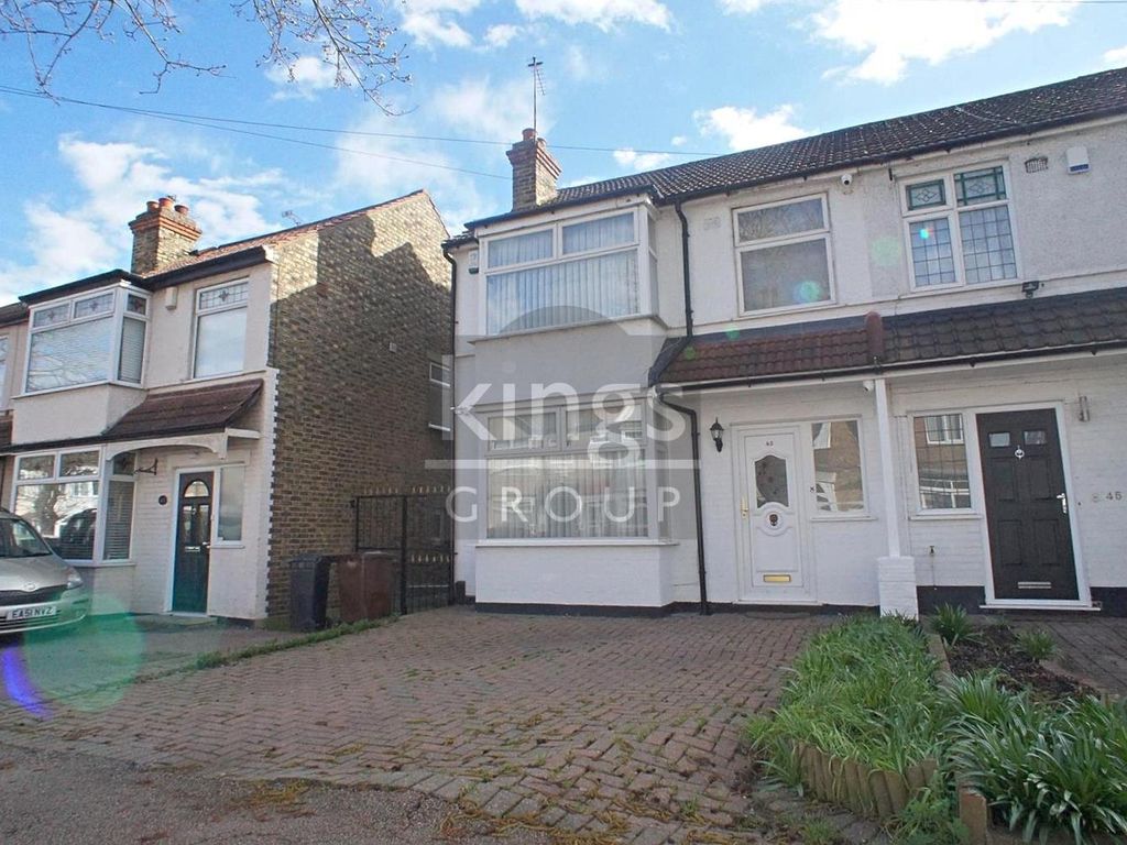 3 bed property for sale in Burnham Road, London E4 Zoopla