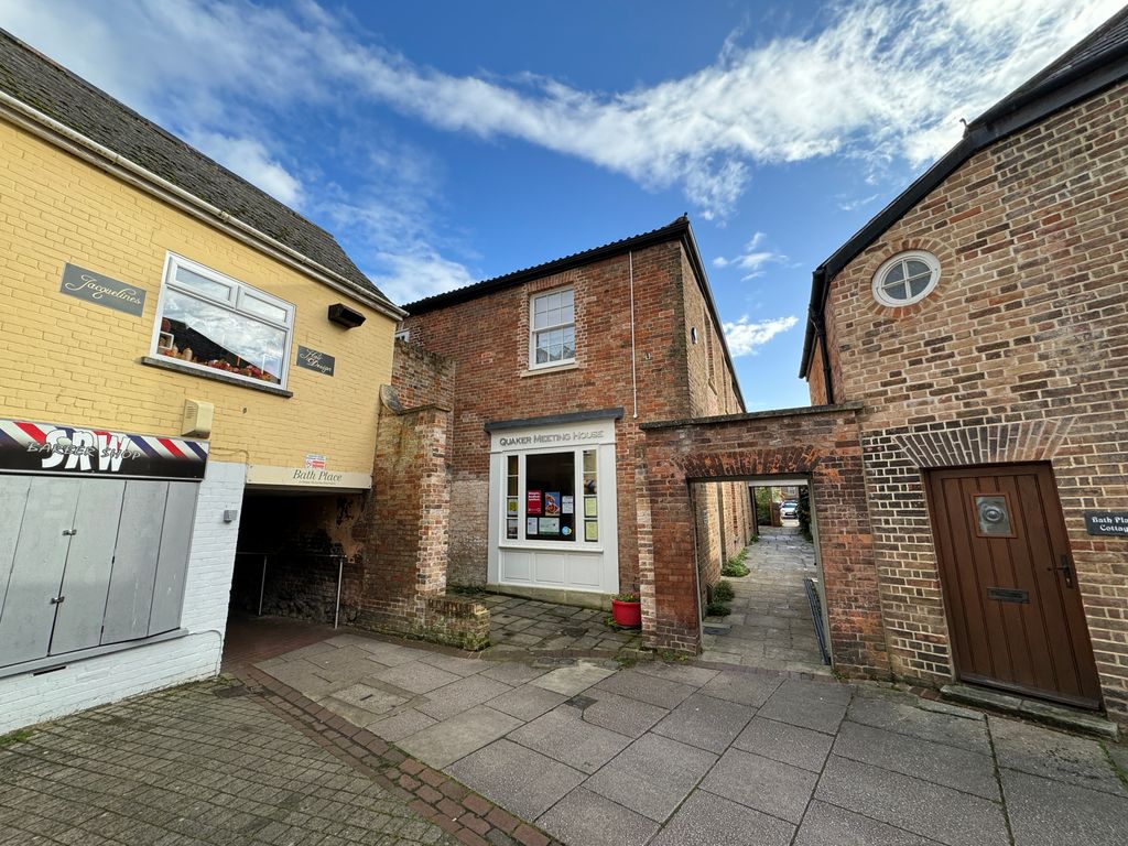 2 bed flat to rent in Bath Place, Taunton TA1, £895 pcm Zoopla