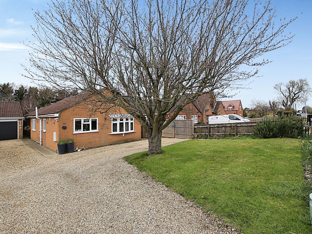 3 bed detached bungalow for sale in Gull Road, Guyhirn, Wisbech PE13
