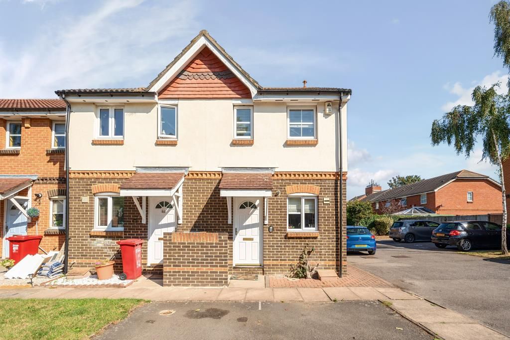 2 bed end terrace house for sale in Slough, Berkshire SL1, £375,000