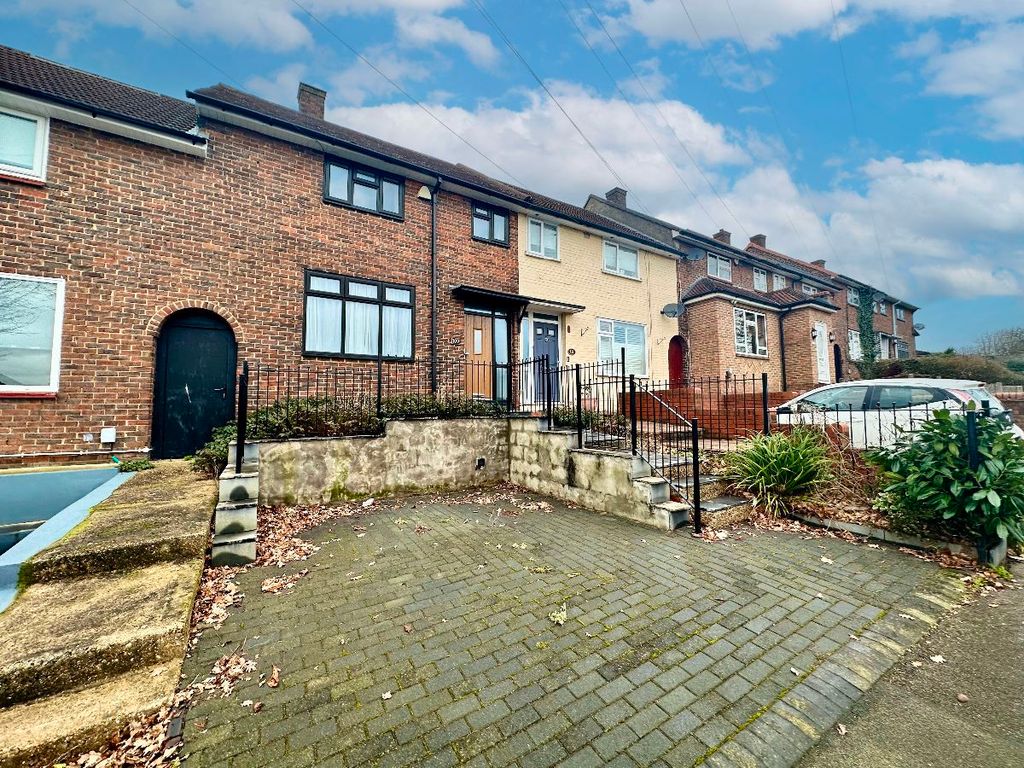 3 bed terraced house for sale in North Hill Drive, Romford RM3, £