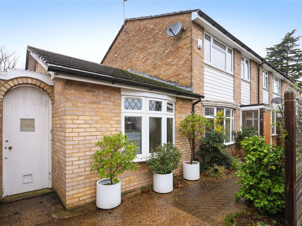 4 bed semidetached house for sale in Betts Way, Long Ditton, Surbiton