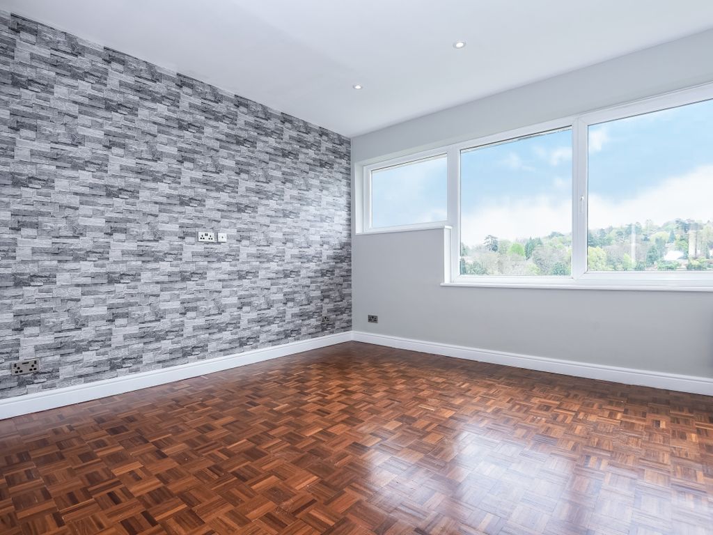 2 bed flat to rent in Church Hill, Caterham CR3 Zoopla
