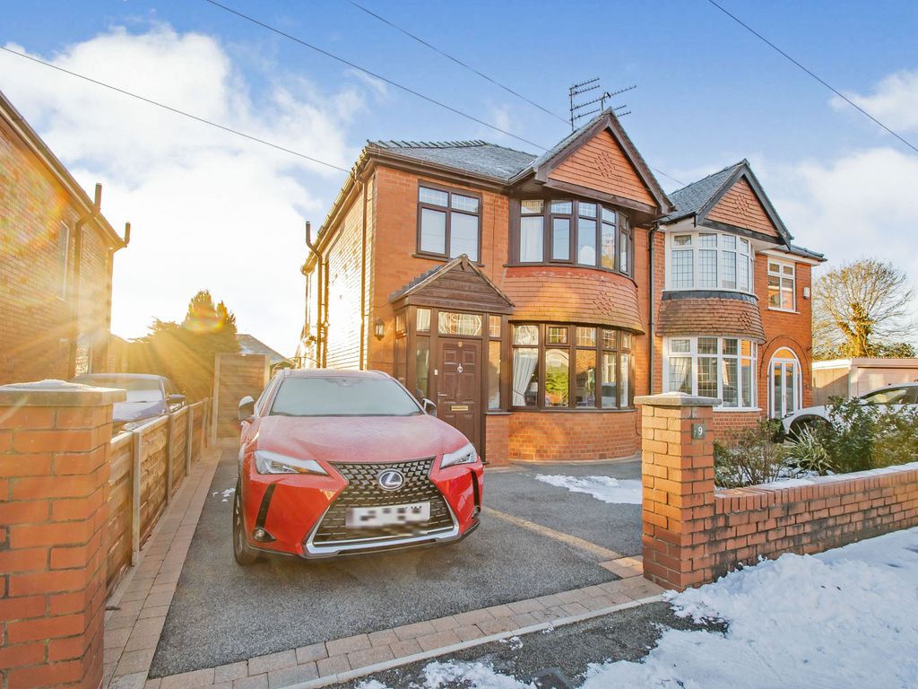 3 bed semidetached house for sale in Standring Avenue, Seddons Farm